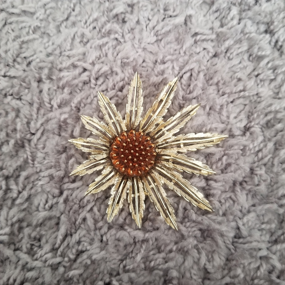 Vintage Sarah Coventry Sun Flower Brooch